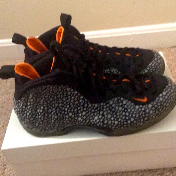 Nike Other - Nike foamposite safari